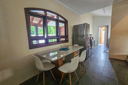 Casa de condomínio para alugar com 450m², 4 quartos e 2 vagas