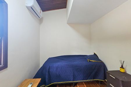 Casa de condomínio para alugar com 450m², 4 quartos e 2 vagas