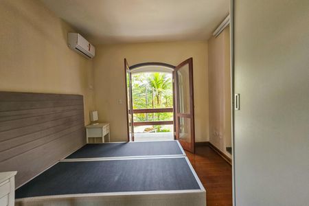 Casa de condomínio para alugar com 450m², 4 quartos e 2 vagas