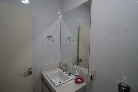 Casa para alugar com 170m², 3 quartos e 4 vagasBanheiro Social