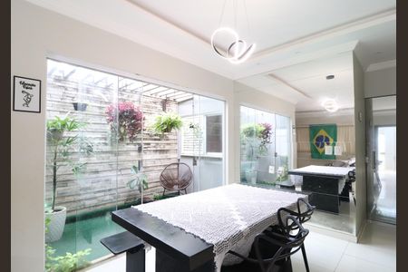 Sala de Jantar de casa para alugar com 3 quartos, 170m² em Santa Luzia, Uberlândia