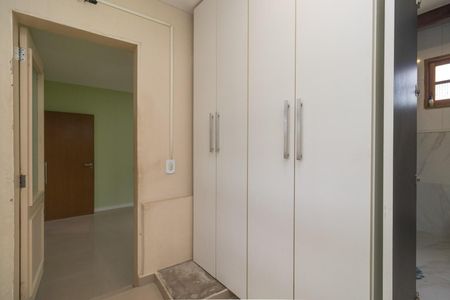 Casa para alugar com 350m², 8 quartos e 3 vagas Casa para alugar com 350m², 8 quartos e 3 vagasCloset
