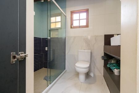 Casa para alugar com 350m², 8 quartos e 3 vagas Casa para alugar com 350m², 8 quartos e 3 vagasBanheiro da Suíte 1