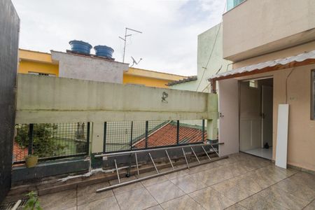 Casa para alugar com 350m², 8 quartos e 3 vagas Casa para alugar com 350m², 8 quartos e 3 vagasQuintal casa 1