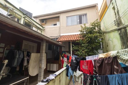 Casa para alugar com 350m², 8 quartos e 3 vagas Casa para alugar com 350m², 8 quartos e 3 vagasVista externa das casas