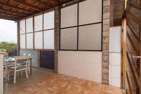 Casa para alugar com 350m², 8 quartos e 3 vagas Casa para alugar com 350m², 8 quartos e 3 vagasTerraço - cozinha
