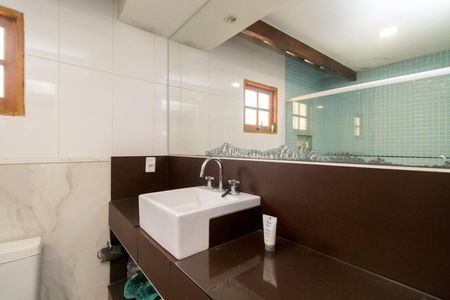 Casa para alugar com 350m², 8 quartos e 3 vagas Casa para alugar com 350m², 8 quartos e 3 vagasBanheiro da Suíte 1