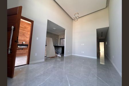 Sala de casa para alugar com 3 quartos, 90m² em Recreio, Rio das Ostras