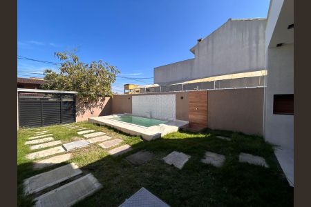 Casa para alugar com 90m², 3 quartos e 2 vagas Casa para alugar com 90m², 3 quartos e 2 vagasÁrea Externa