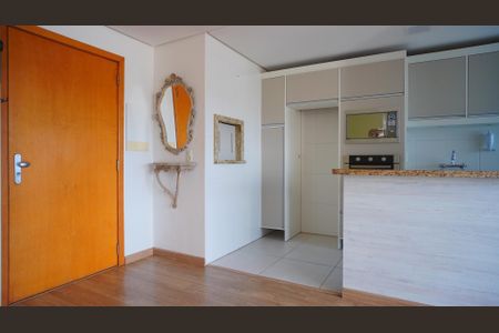 Sala e cozinha  de apartamento à venda com 2 quartos, 70m² em R, Porto Alegre