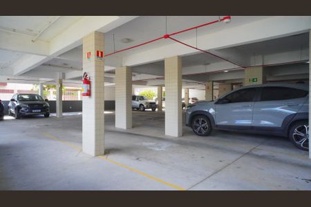 Garagem  de apartamento à venda com 2 quartos, 70m² em R, Porto Alegre