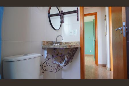 Banheiro 2 corredor  de apartamento à venda com 2 quartos, 70m² em R, Porto Alegre