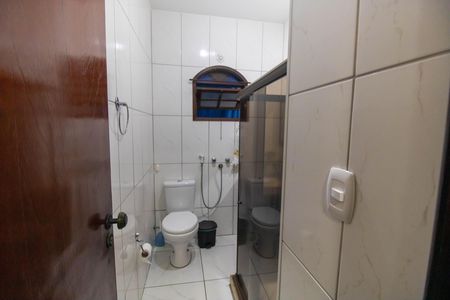 Casa à venda com 225m², 4 quartos e 2 vagasBanheiro 1