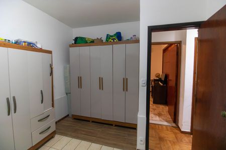 Casa à venda com 225m², 4 quartos e 2 vagasQuarto 2