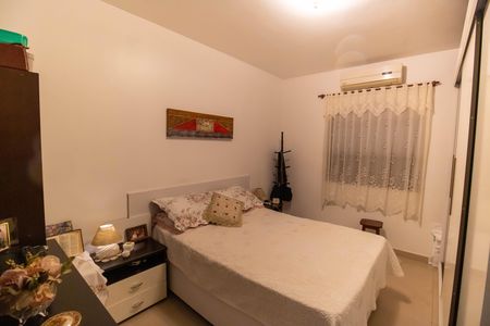 Casa à venda com 225m², 4 quartos e 2 vagasQuarto 4