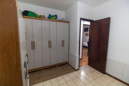Casa à venda com 225m², 4 quartos e 2 vagasQuarto 2