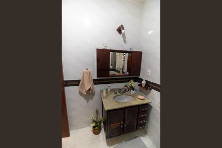 Casa à venda com 225m², 4 quartos e 2 vagasBanheiro 2
