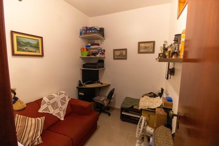 Casa à venda com 225m², 4 quartos e 2 vagasEscritório
