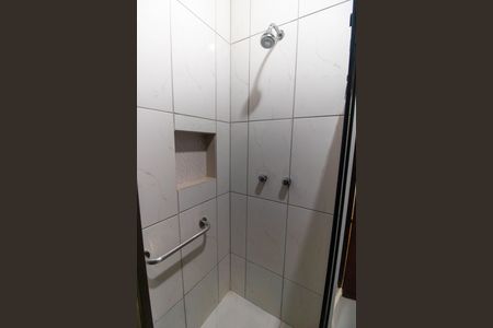 Casa à venda com 225m², 4 quartos e 2 vagasBanheiro 1