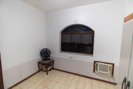 Casa à venda com 225m², 4 quartos e 2 vagasQuarto 2