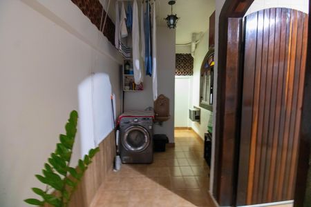 Casa à venda com 225m², 4 quartos e 2 vagasÁrea de Serviço
