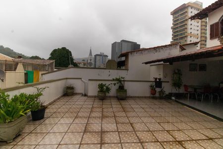 Casa à venda com 225m², 4 quartos e 2 vagasTerraço