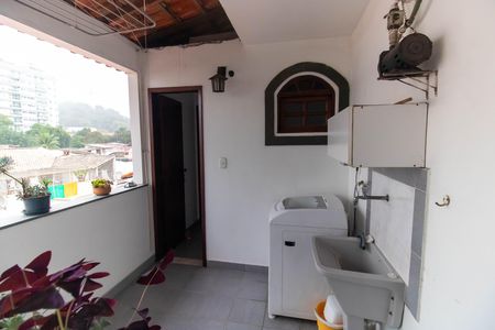 Casa à venda com 225m², 4 quartos e 2 vagasÁrea de Serviço