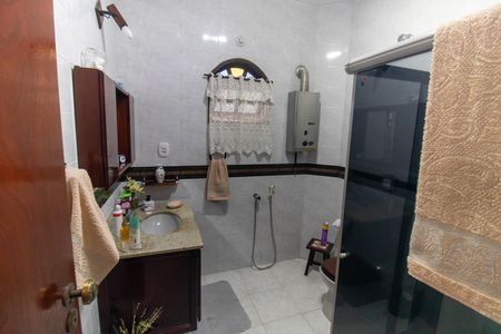 Casa à venda com 225m², 4 quartos e 2 vagasBanheiro 2