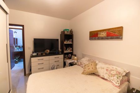 Casa à venda com 225m², 4 quartos e 2 vagasQuarto 4