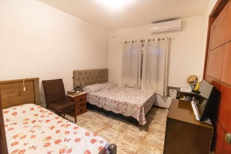 Casa à venda com 225m², 4 quartos e 2 vagasQuarto 1