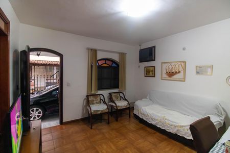 Casa à venda com 225m², 4 quartos e 2 vagasSala