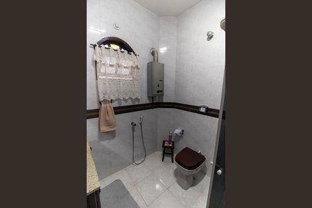 Casa à venda com 225m², 4 quartos e 2 vagasBanheiro 2