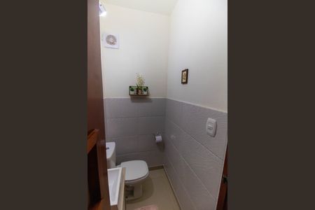 Casa à venda com 225m², 4 quartos e 2 vagasLavabo