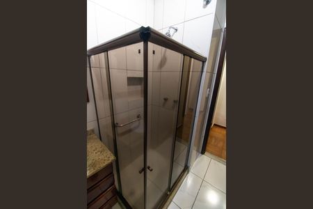 Casa à venda com 225m², 4 quartos e 2 vagasBanheiro 1