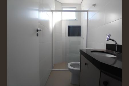 Banheiro da Suíte  de apartamento para alugar com 2 quartos, 57m² em Nova Uberlândia, Uberlândia