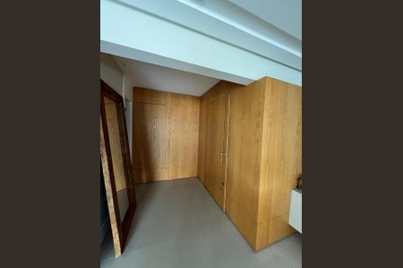 Apartamento à venda com 275m², 4 quartos e 4 vagas Apartamento à venda com 275m², 4 quartos e 4 vagasQuarto