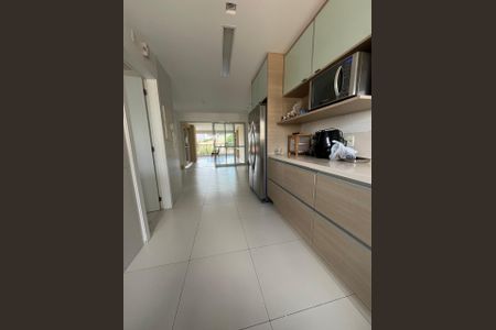 Apartamento à venda com 275m², 4 quartos e 4 vagas Apartamento à venda com 275m², 4 quartos e 4 vagasCozinha