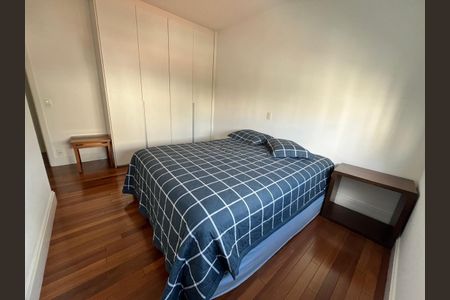 Apartamento à venda com 275m², 4 quartos e 4 vagas Apartamento à venda com 275m², 4 quartos e 4 vagasQuarto