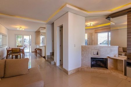 Sala de casa para alugar com 3 quartos, 209m² em Jardim Sabará, Porto Alegre