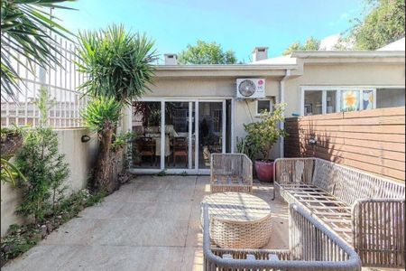 Casa para alugar com 3 quartos, 209m² em Jardim Sabará, Porto Alegre