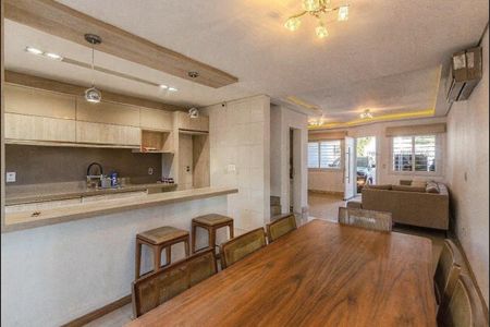 Cozinha de casa para alugar com 3 quartos, 209m² em Jardim Sabará, Porto Alegre