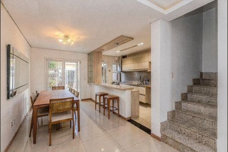 Sala de casa para alugar com 3 quartos, 209m² em Jardim Sabará, Porto Alegre