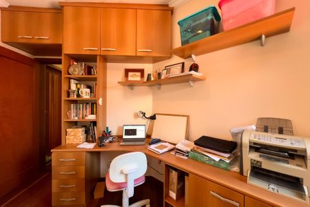 Casa de condomínio à venda com 375m², 4 quartos e 3 vagas