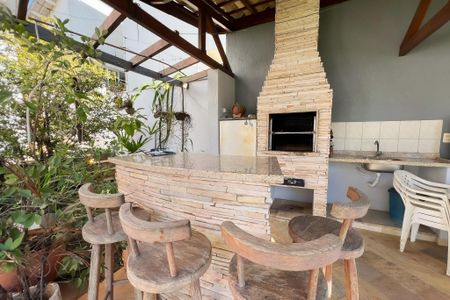 Casa de condomínio à venda com 375m², 4 quartos e 3 vagas