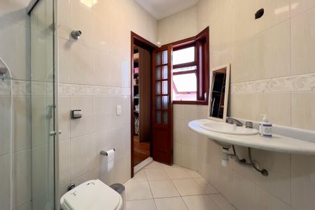 Casa de condomínio à venda com 375m², 4 quartos e 3 vagas