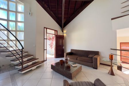 Casa de condomínio à venda com 375m², 4 quartos e 3 vagas