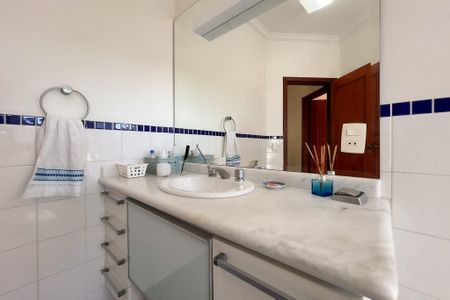 Casa de condomínio à venda com 375m², 4 quartos e 3 vagas