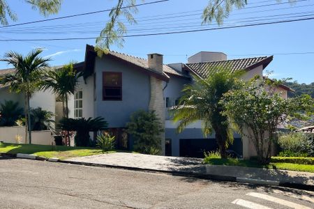 Casa de condomínio à venda com 375m², 4 quartos e 3 vagas