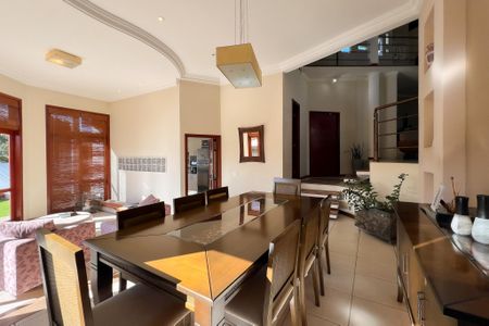 Casa de condomínio à venda com 375m², 4 quartos e 3 vagas