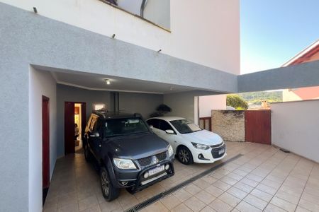 Casa de condomínio à venda com 375m², 4 quartos e 3 vagas